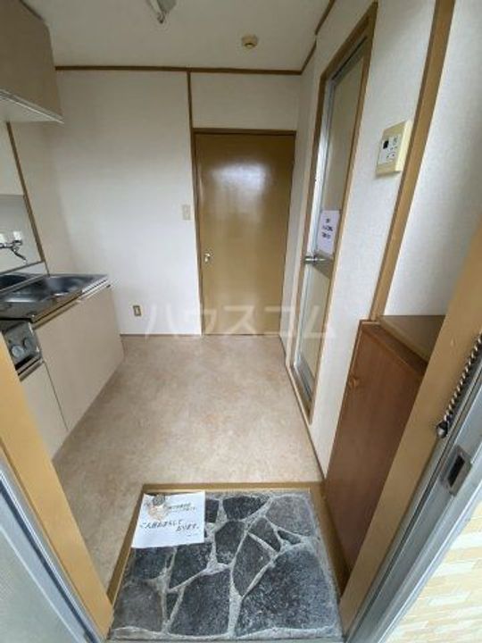 浅間コーポの玄関