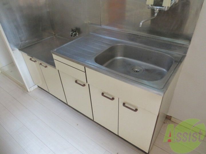 プリンスコート山手町Aのキッチン