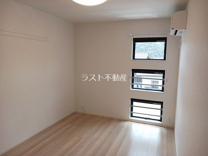 シャルールの内装
