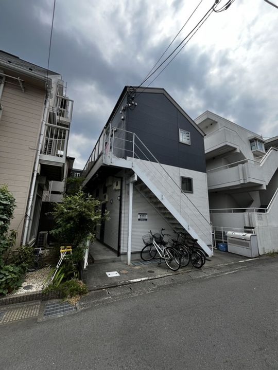 アザーレ新百合ヶ丘弐番館の外観