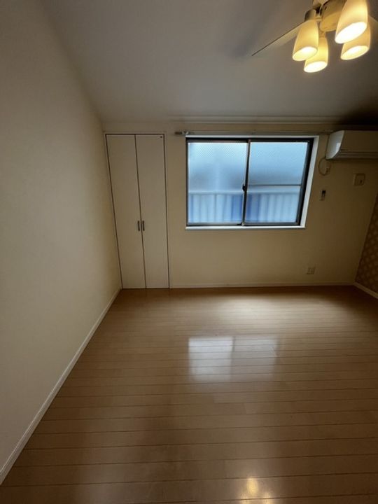 アザーレ新百合ヶ丘弐番館の居間