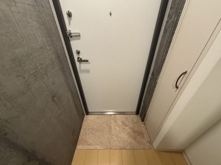 フラシア北赤羽の玄関