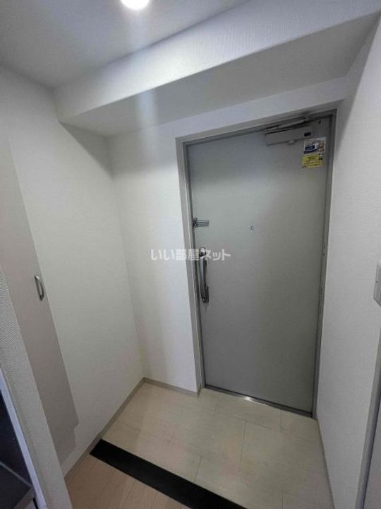 兵庫県神戸市西区玉津町出合(マンション)の賃貸物件の玄関