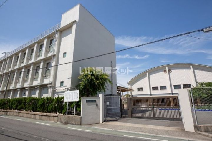 大阪府高石市千代田1の賃貸アパートの周辺