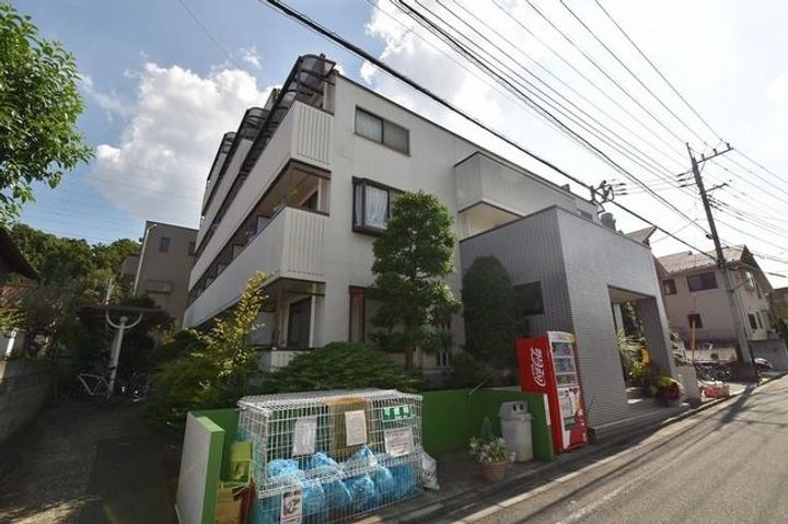 ジュネス鹿島の外観