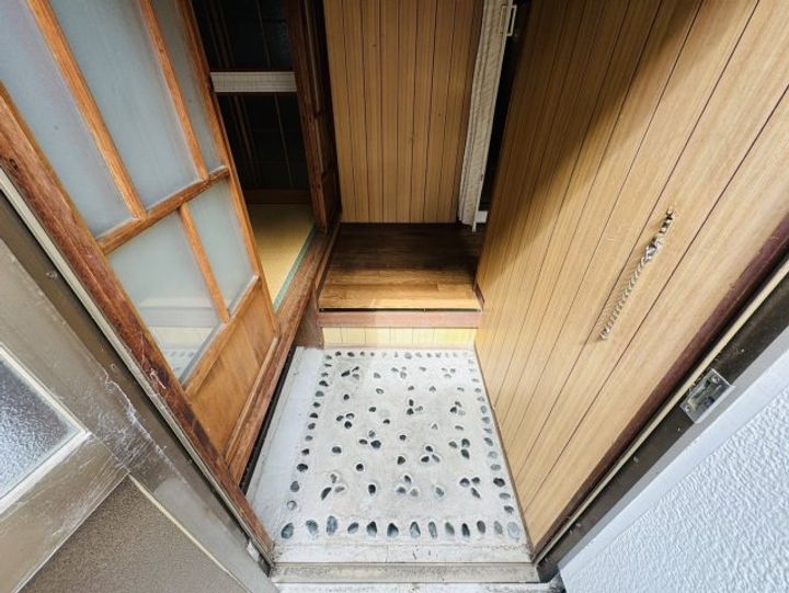 奈良県奈良市北袋町(一戸建)の賃貸物件の玄関