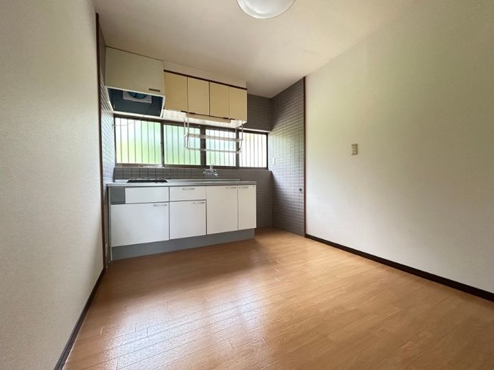 コーポサカエ VIIIの居間