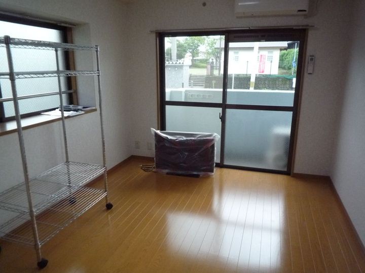 ルーミナスE棟の居間