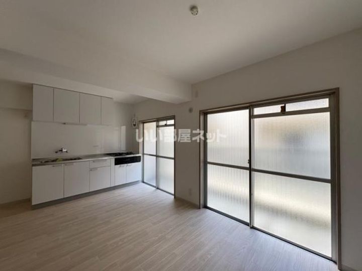 柏木マンションの居間