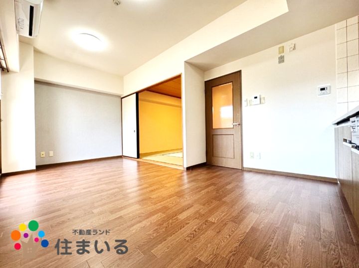愛知県刈谷市桜町5(マンション)の賃貸物件の居間