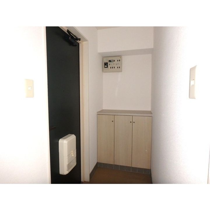 ダイアパレス尾張町の玄関