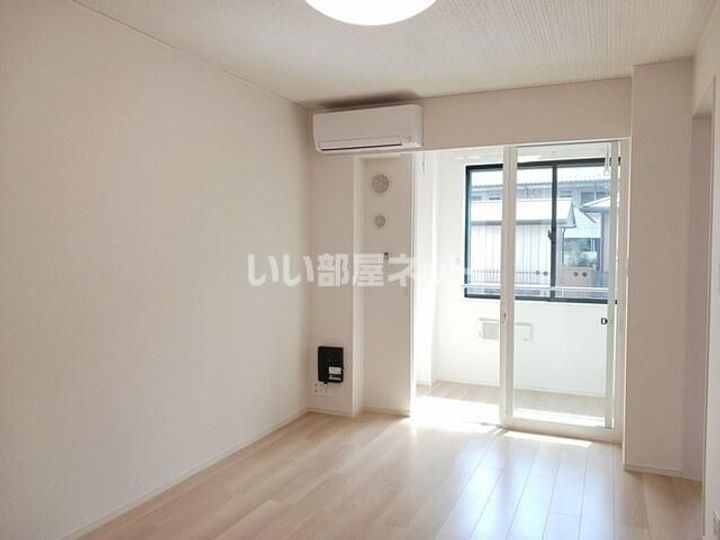 栃木県宇都宮市平松本町(アパート)の賃貸物件の居間