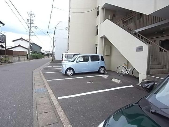 臼井ビルの地図