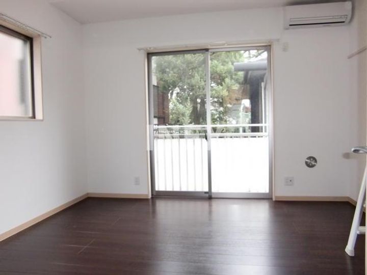 神奈川県横浜市港南区上大岡東1(アパート)の賃貸物件の居間