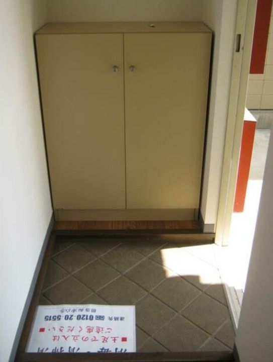 神奈川県茅ヶ崎市菱沼2(アパート)の賃貸物件の玄関