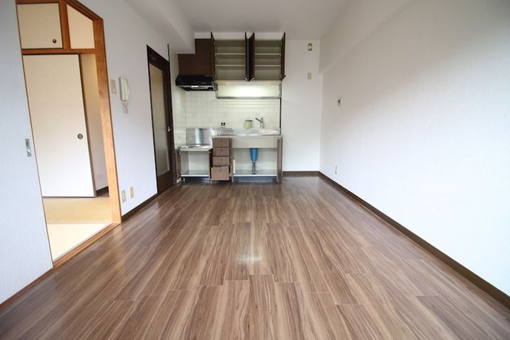 ルネッサンス宮の尾Iの居間