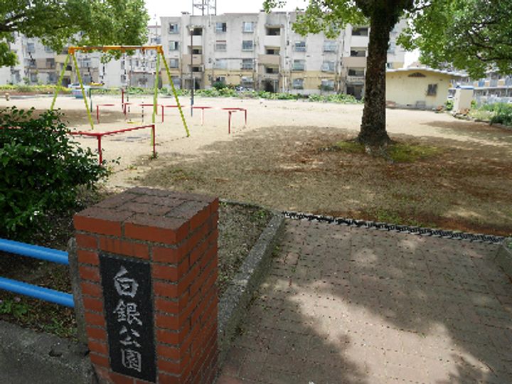 ルネッサンス宮の尾Iの周辺