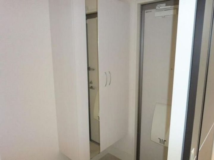 ベル・アジュールIIAB B棟の玄関