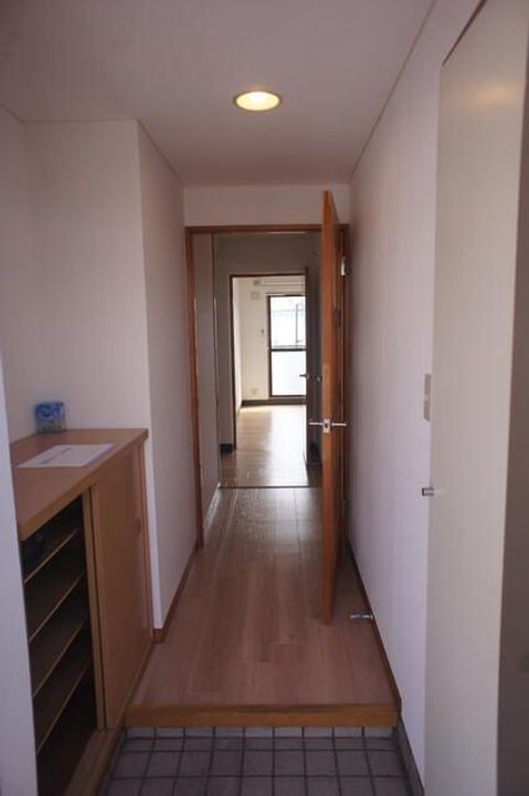 神奈川県横浜市港南区日野1(マンション)の賃貸物件の玄関