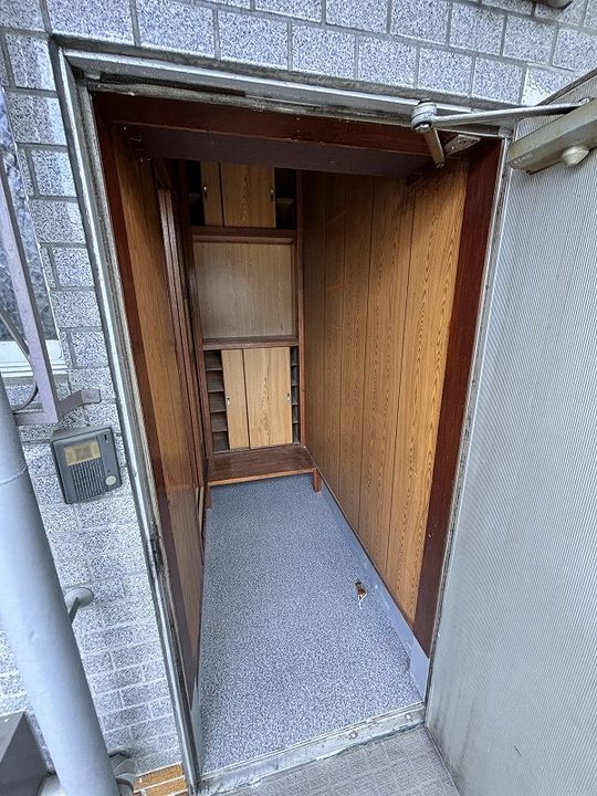 兵庫県神戸市長田区西山町4(マンション)の賃貸物件の玄関