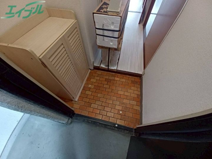 第三セントラルビルの玄関