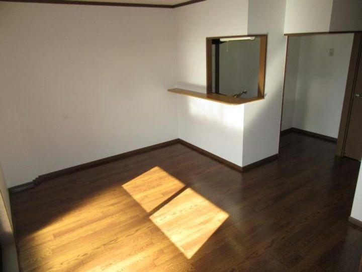 ヴァンパインコート A棟の居間