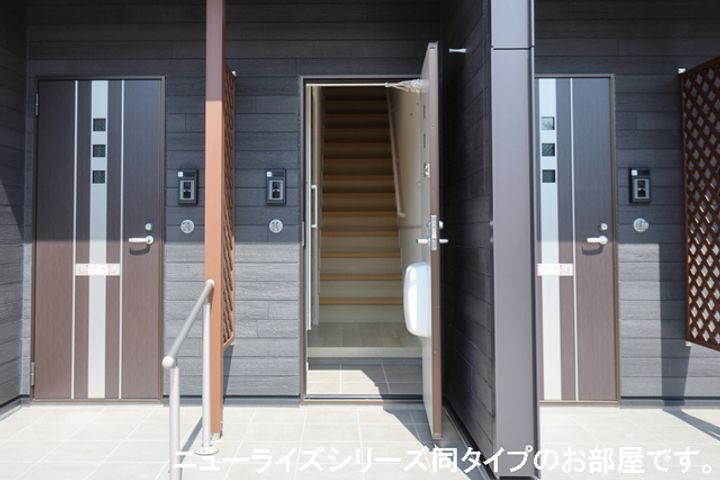 グリッタープレイス桜の玄関