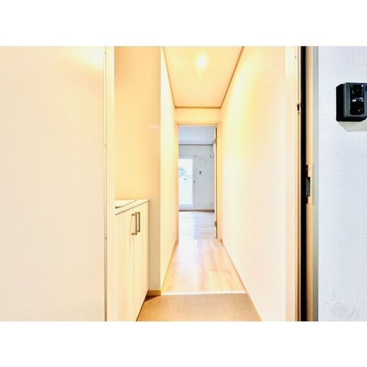 メリディアン鶴ケ谷の玄関