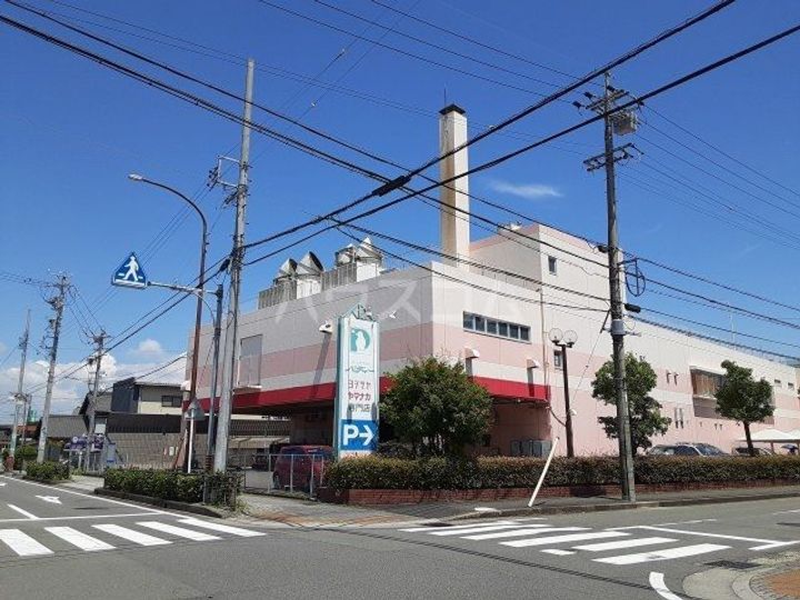 ベルメゾンの周辺