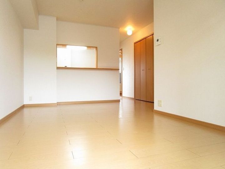 トムトックIIの居間