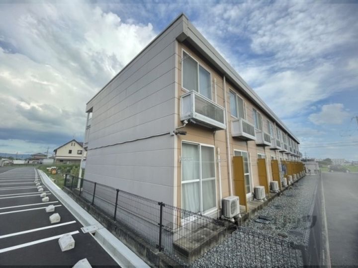 レオパレスビクトアール法隆寺の外観