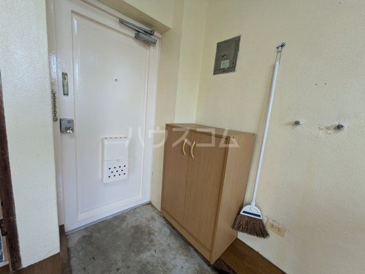 宮城貸間の玄関