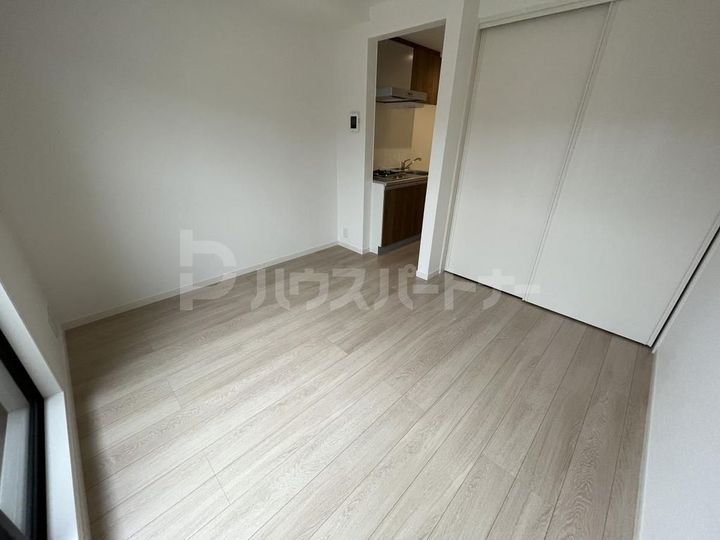 シャ・ガイ―ルの居間