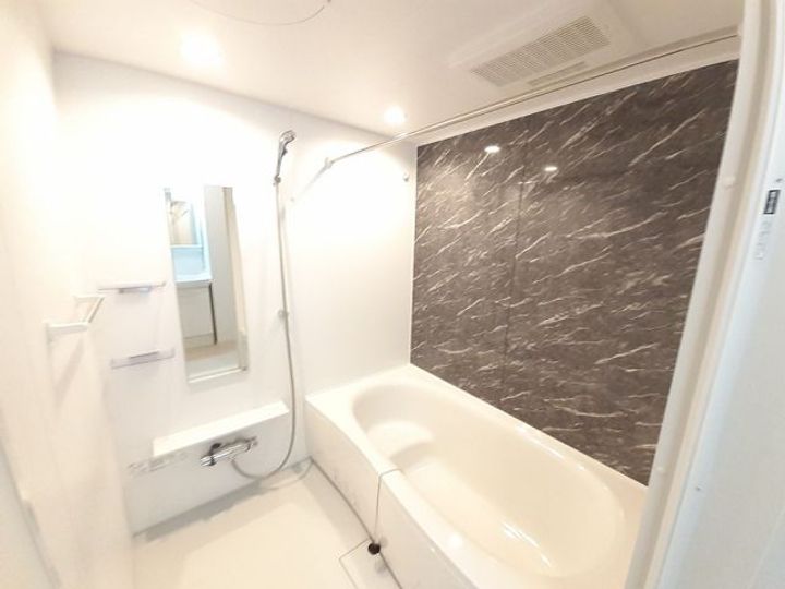 グリーン琥珀甲南IIの風呂