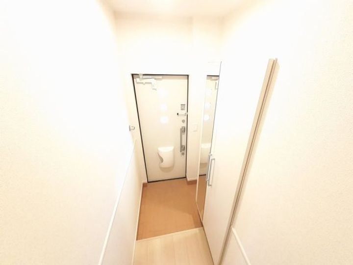 グリーン琥珀甲南IIの玄関