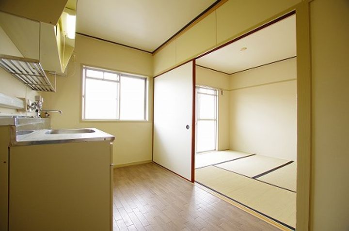 公社賃貸SMALIO 香里三井の居間