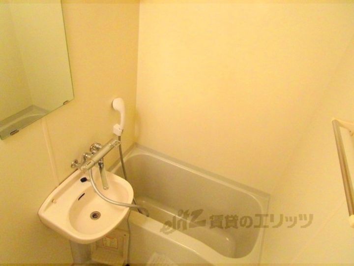 レオパレスALTA2の風呂