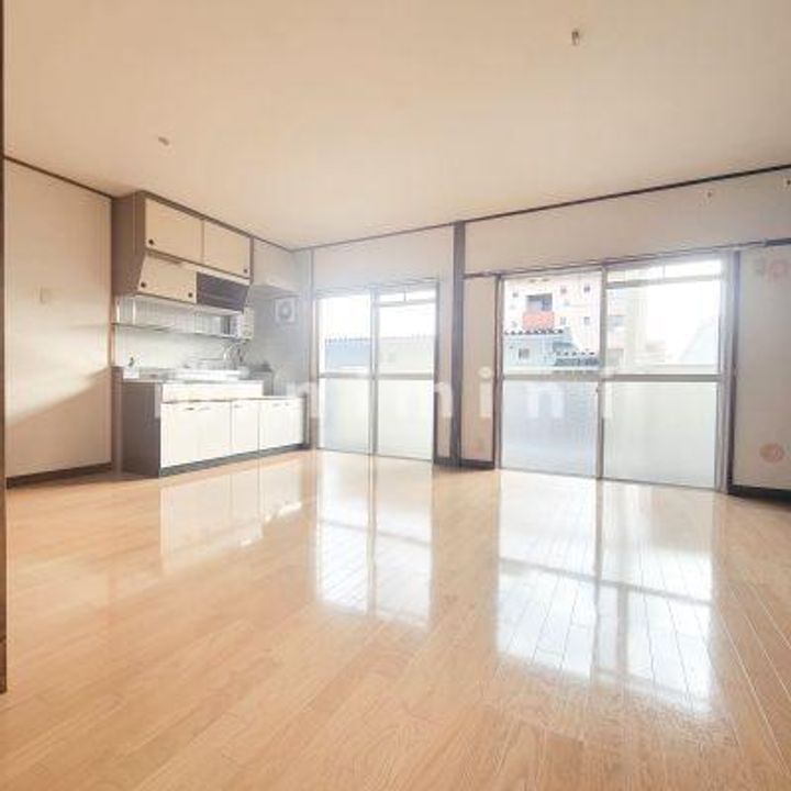 岩崎ビル.の居間