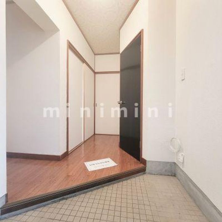 岩崎ビル.の玄関