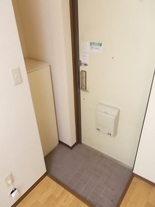 静岡県浜松市中央区芳川町(マンション)の賃貸物件の玄関