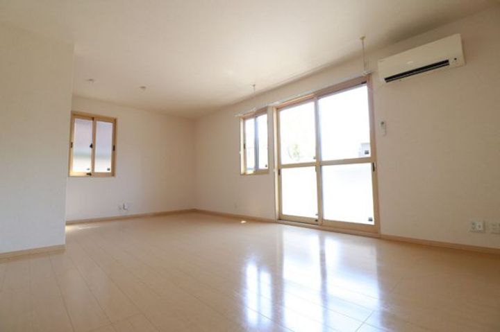 福島県福島市泉字道下(アパート)の賃貸物件の居間