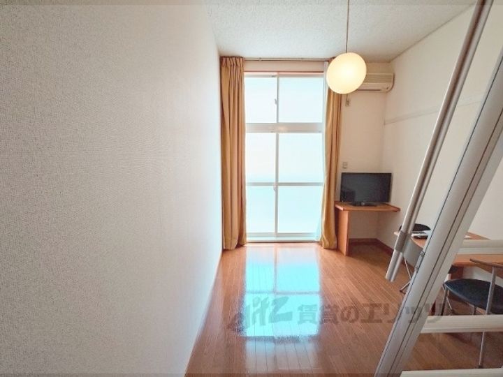 レオパレスラコルトの居間