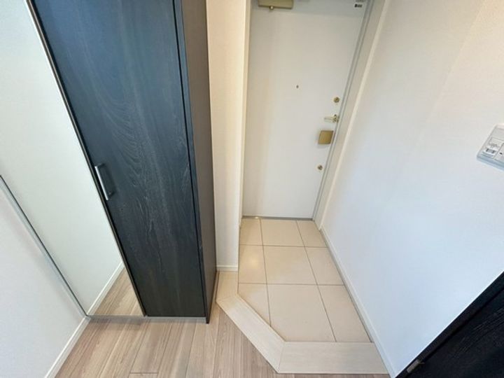 ラルウェンディ縮景園前イーストの玄関