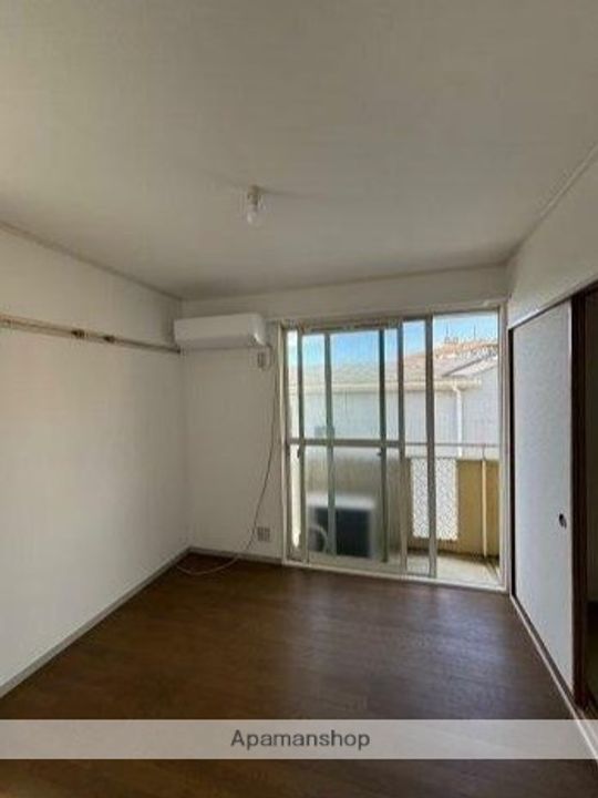 神奈川県横須賀市長沢1(アパート)の賃貸物件の居間