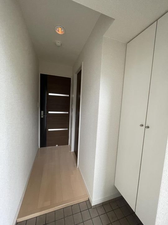 Lagoa湖東の玄関