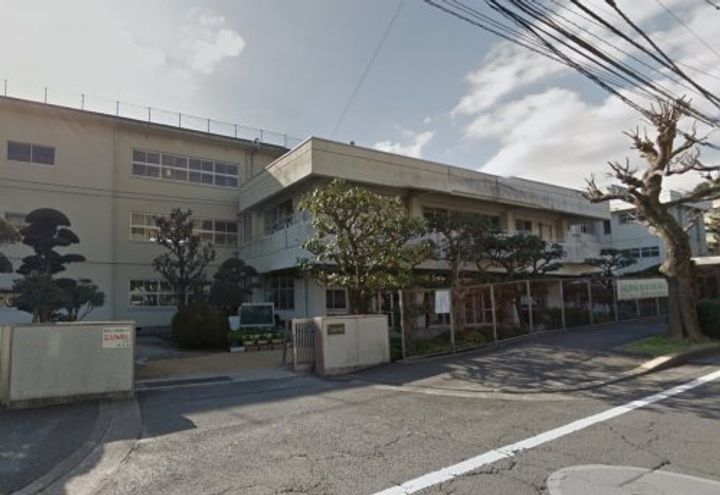 アールグレイマンション岩屋の周辺