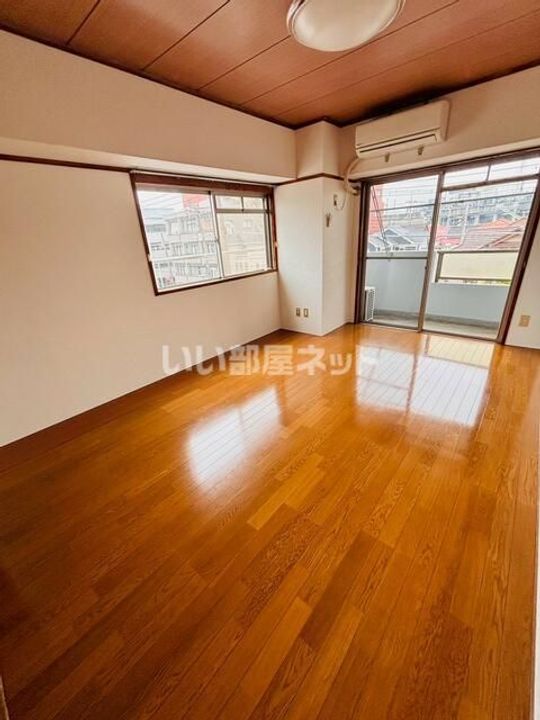 群馬県高崎市鶴見町(マンション)の賃貸物件の居間