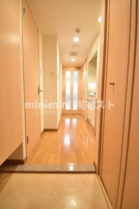 グラン・セレブ本町の玄関