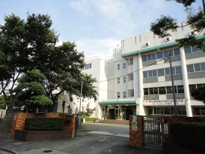 アパートメンツ青山の周辺