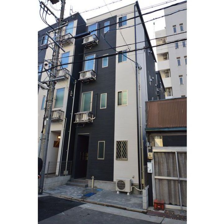 ノア名駅南の外観